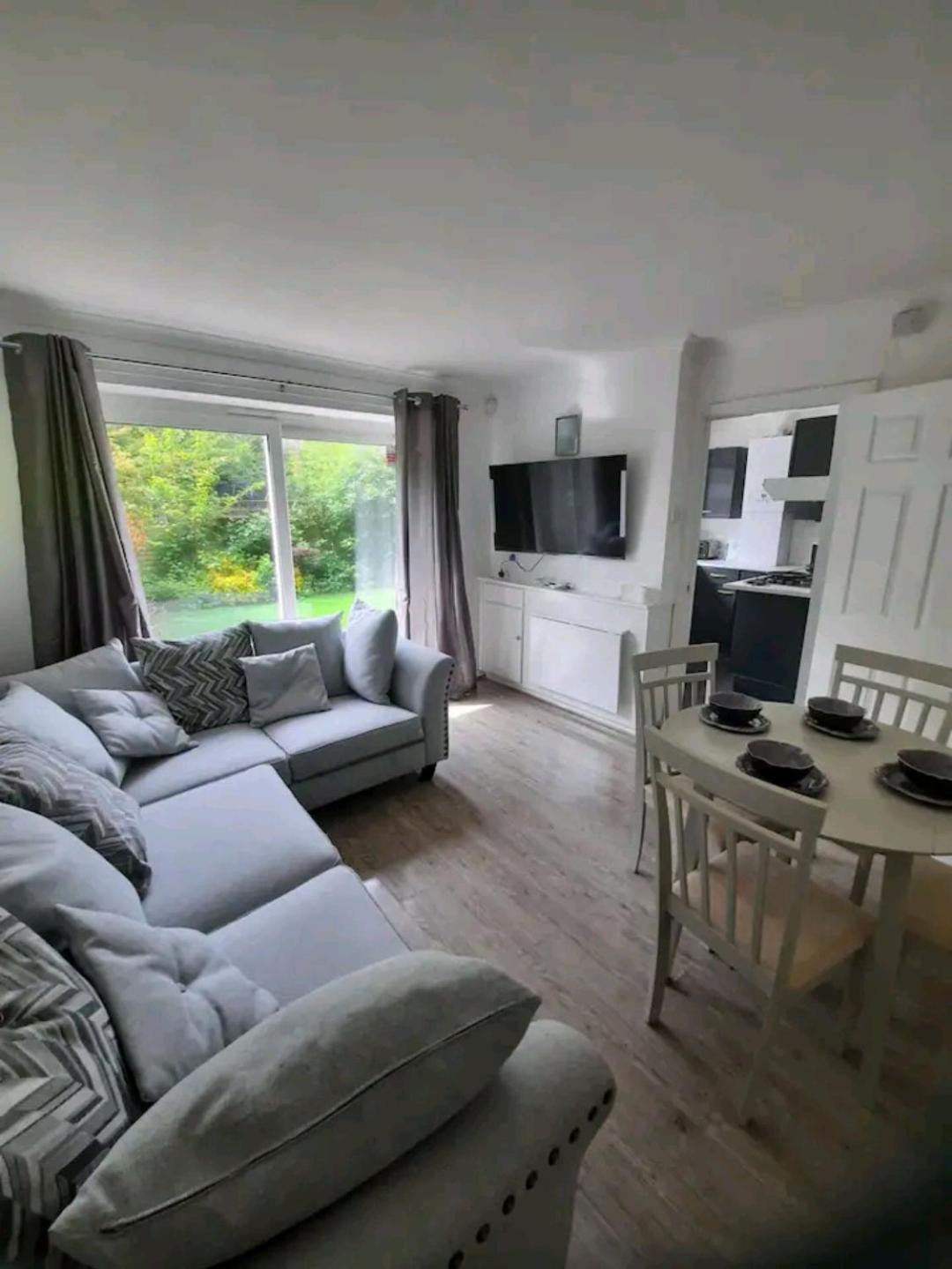 Lovely 2-Bed Apartment In Knowle Solihull Exterior foto